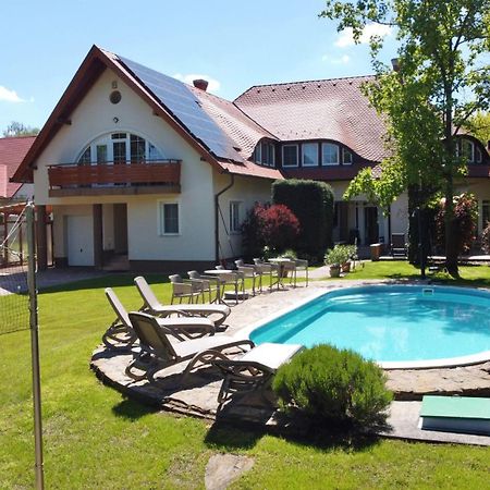 Künszler Apartmanház Zamárdi Esterno foto