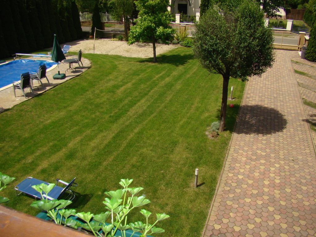 Künszler Apartmanház Zamárdi Esterno foto