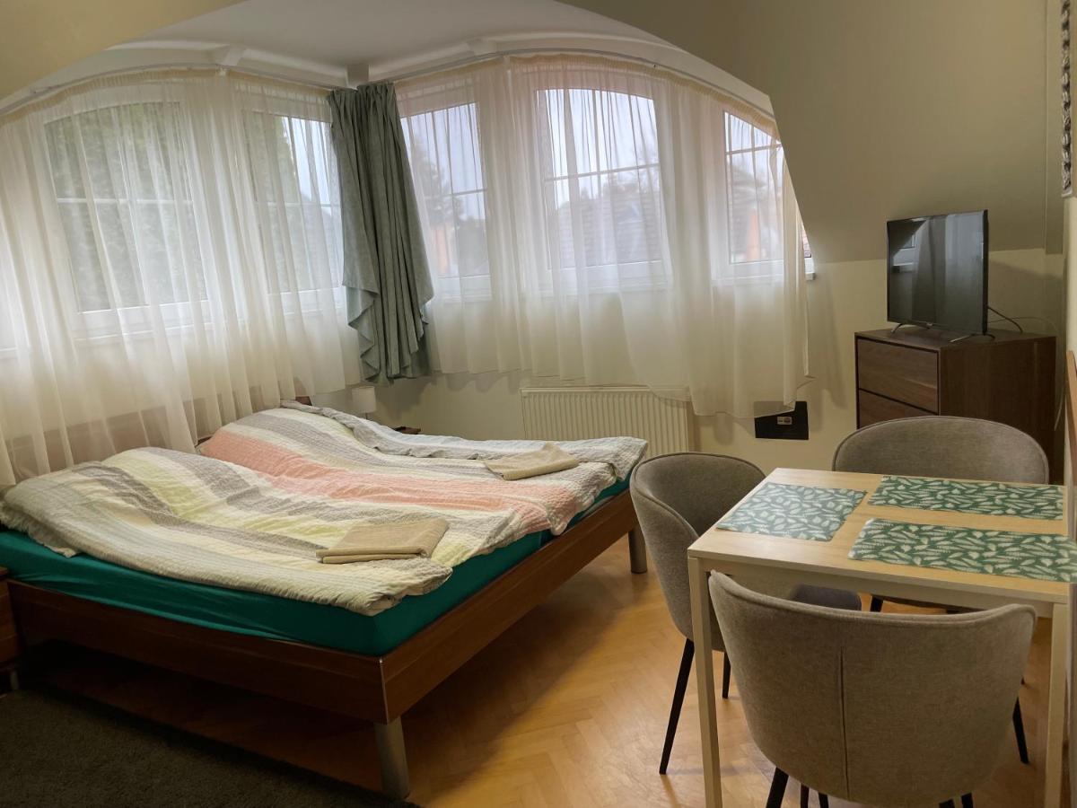 Künszler Apartmanház Zamárdi Esterno foto